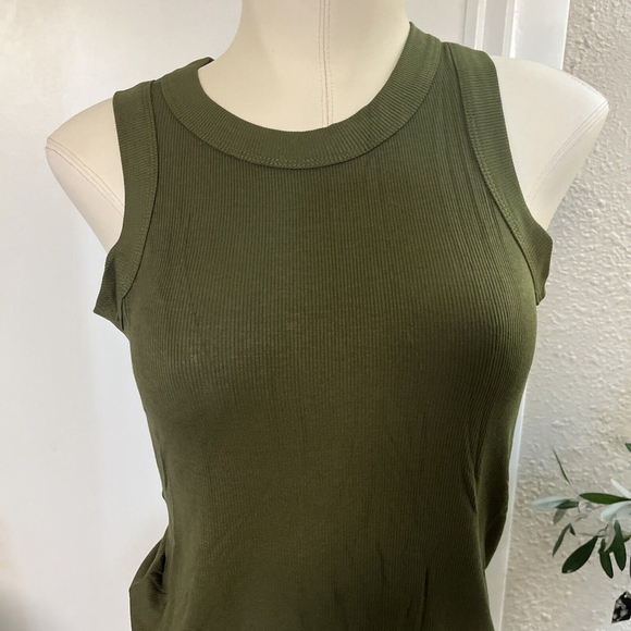 NWT Women’s Medium Green Tank Top Soft NWT By Nostalgia - Picture 3 of 13